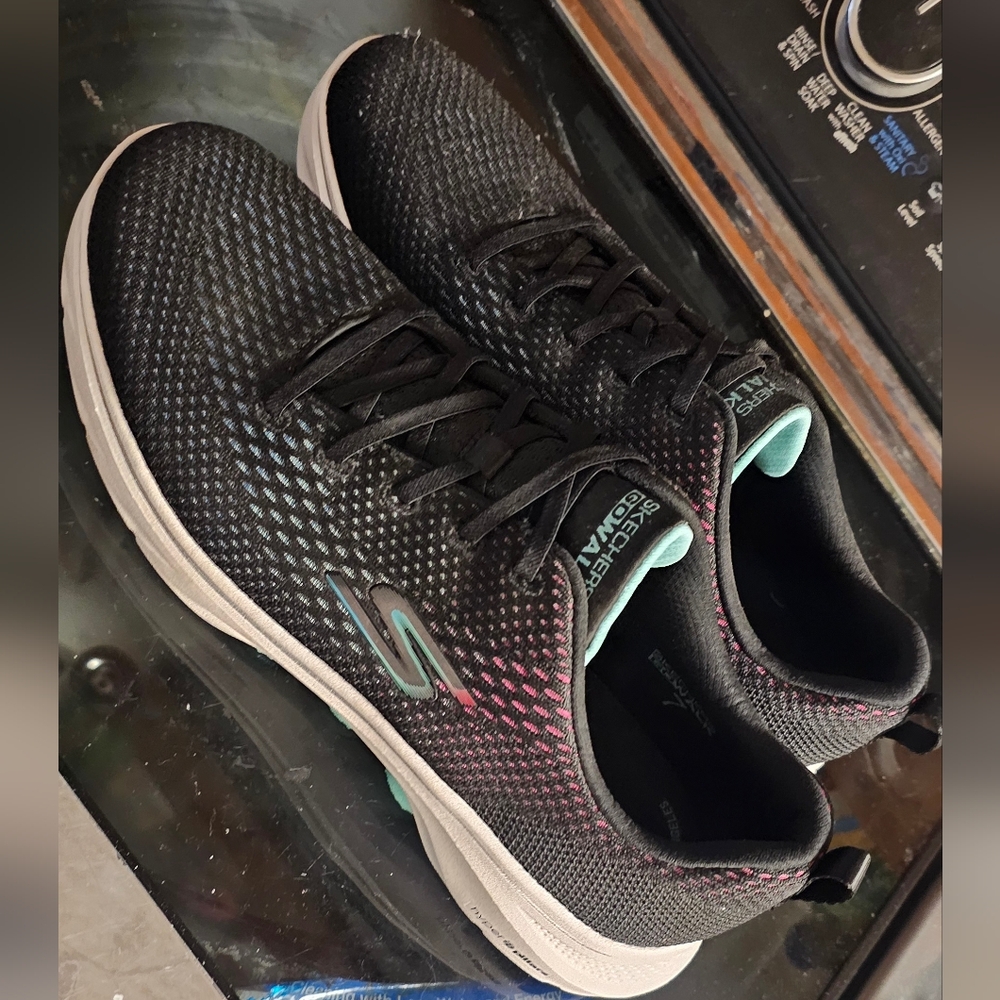 Skechers Women's Go Walk Sneakers